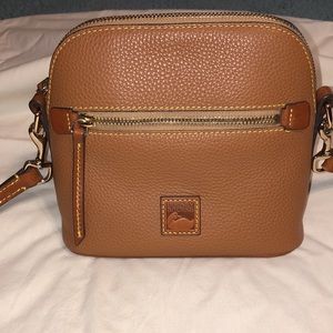 Dooney and Bourke Pebble Grain Domed Crossbody (Caramel)